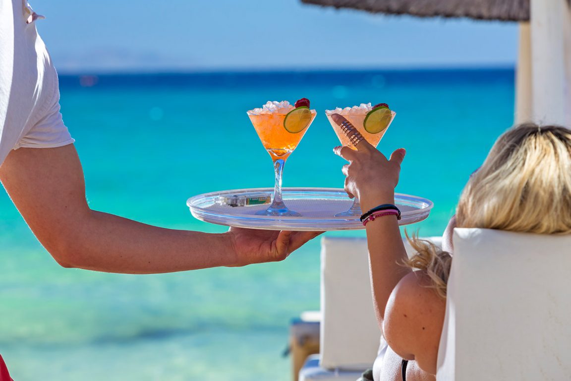 beachrestaurantmykonos DK Oyster Mykonos Luxury Sea Side Restaurant