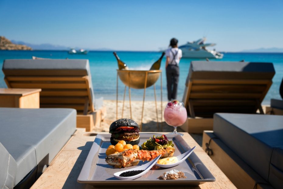 The top 10 mustdo at DK Oyster Bar Restaurant in Mykonos! DK Oyster